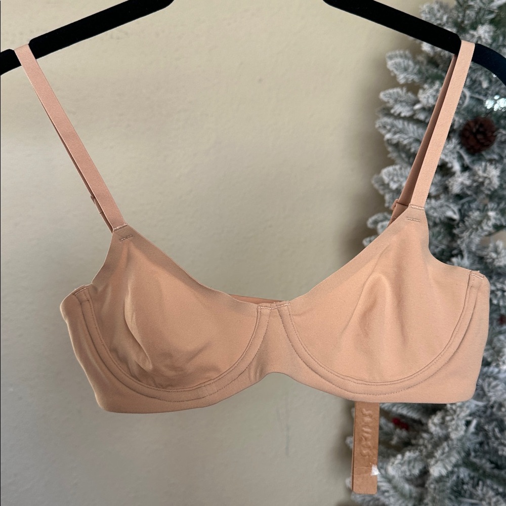 SKIMS FITS EVERYBODY UNLINED DEMI BRA STYLE: BR-UWR-2293 COLOR: CLAY 34D NWT